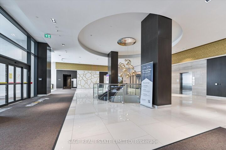 Property Photo:  9000 Jane Street 2518  ON L4K 0M6 