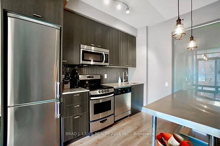Property Photo: 775 King Street W 809 ON M5V 2K3