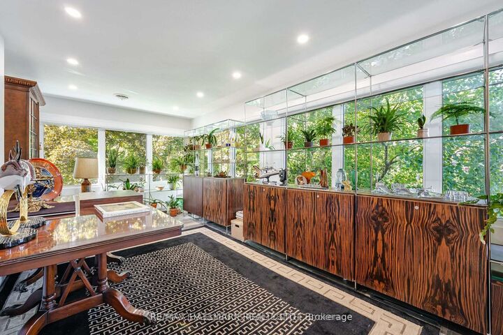Property Photo: 193 Heath Street W 2nd Floor ON M4V 1V3
