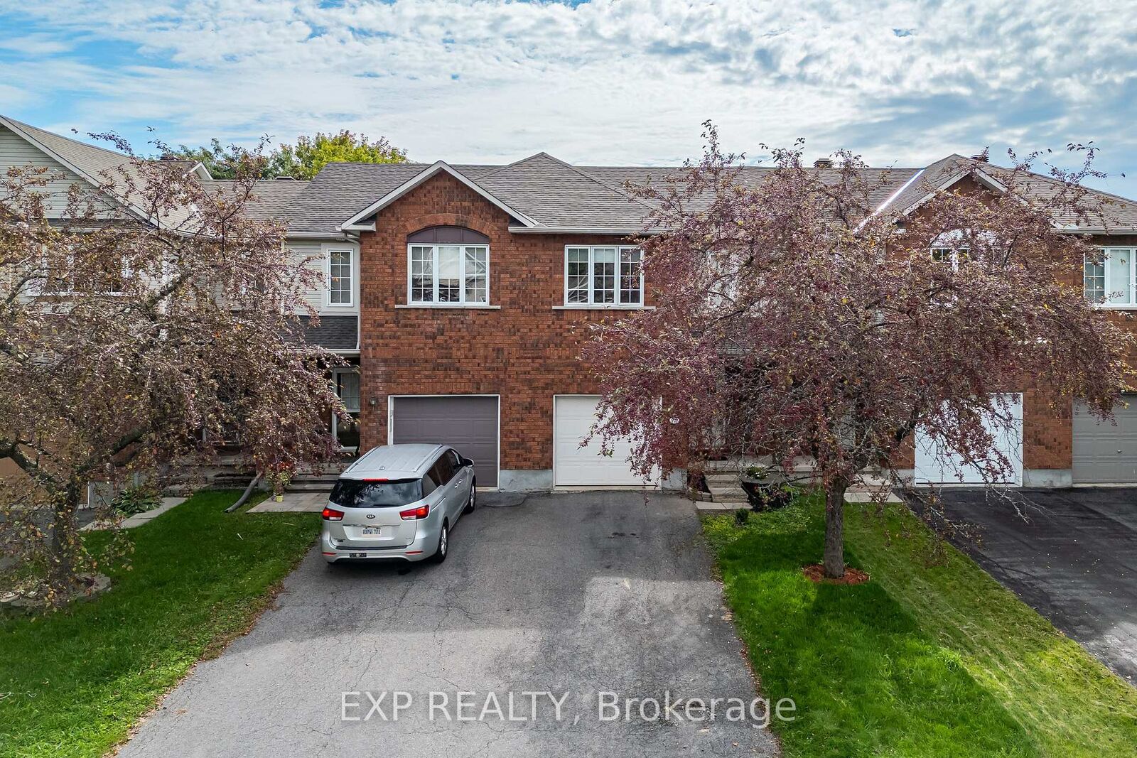 Property Photo: 970 Cove Island Terrace ON K1V 1R4