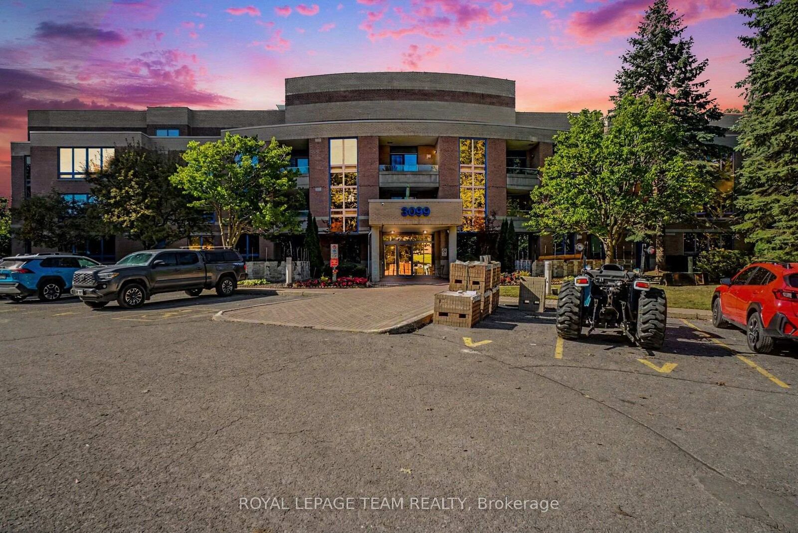Property Photo:  3099 Carling Avenue N A4  ON K2H 5A6 