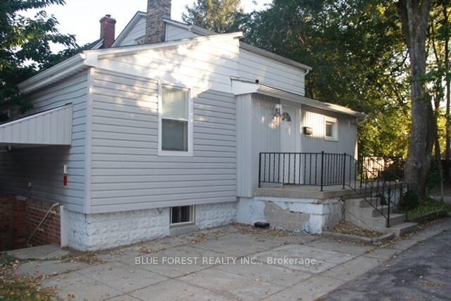 Property Photo:  4 Henry Street  ON N6B 2L7 