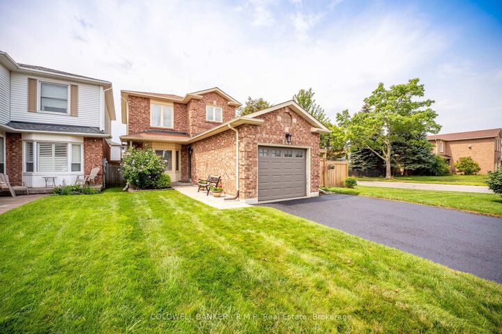 Property Photo:  141 Poolton Crescent  ON L1E 2H6 