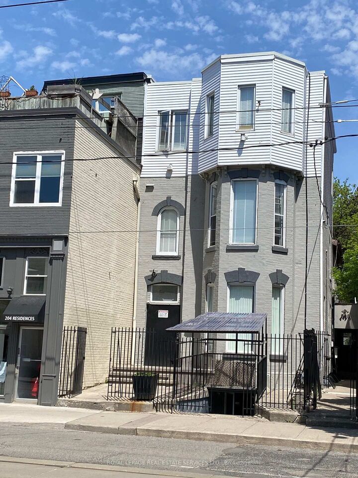 Property Photo:  206 Carlton Street 107  ON M5A 2L1 