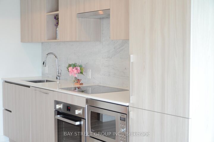 Property Photo:  17 Bathurst Street #1716  ON M5V 0N1 