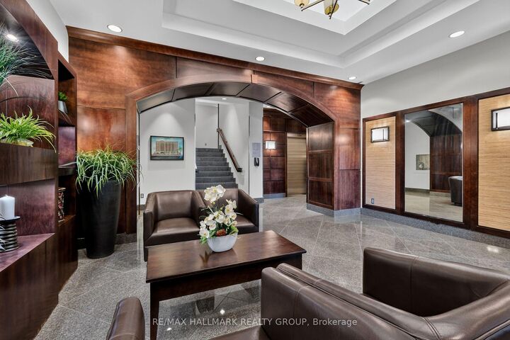 Property Photo:  200 Besserer Street 208  ON K1N 0A7 