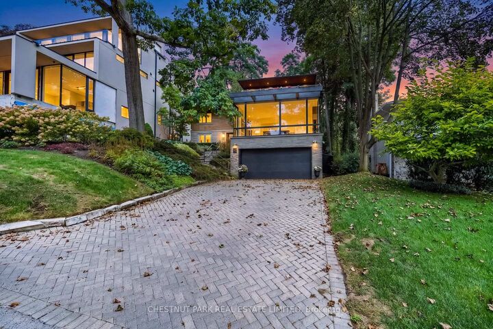 Property Photo:  16 Fallingbrook Wood  ON M1N 1B8 