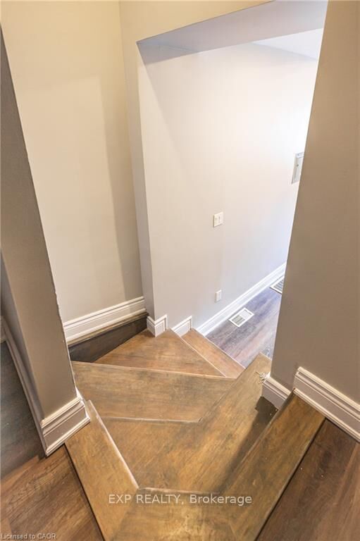 Property Photo:  70 Victoria Avenue S #2  ON L8N 2S7 