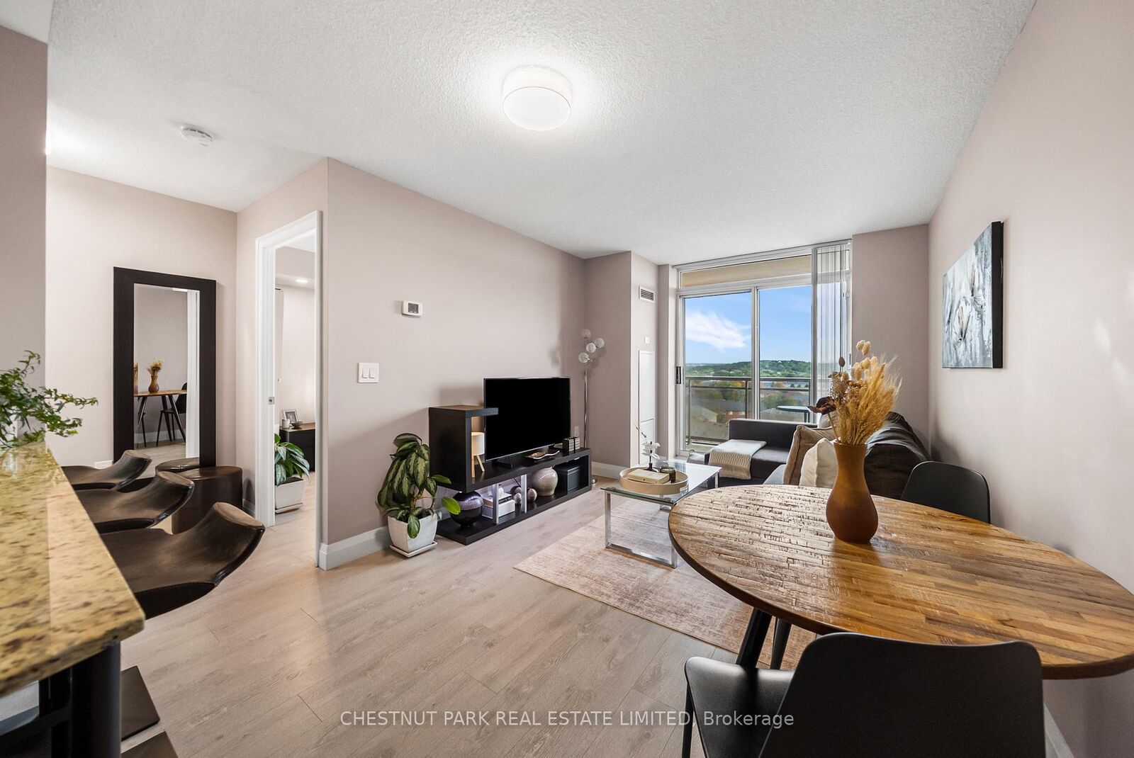 Property Photo:  73 King William Crescent 701  ON L4B 0C2 
