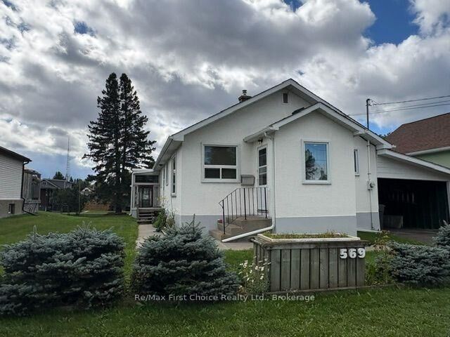 Property Photo: 569 Dawson Street ON P7A 3W6