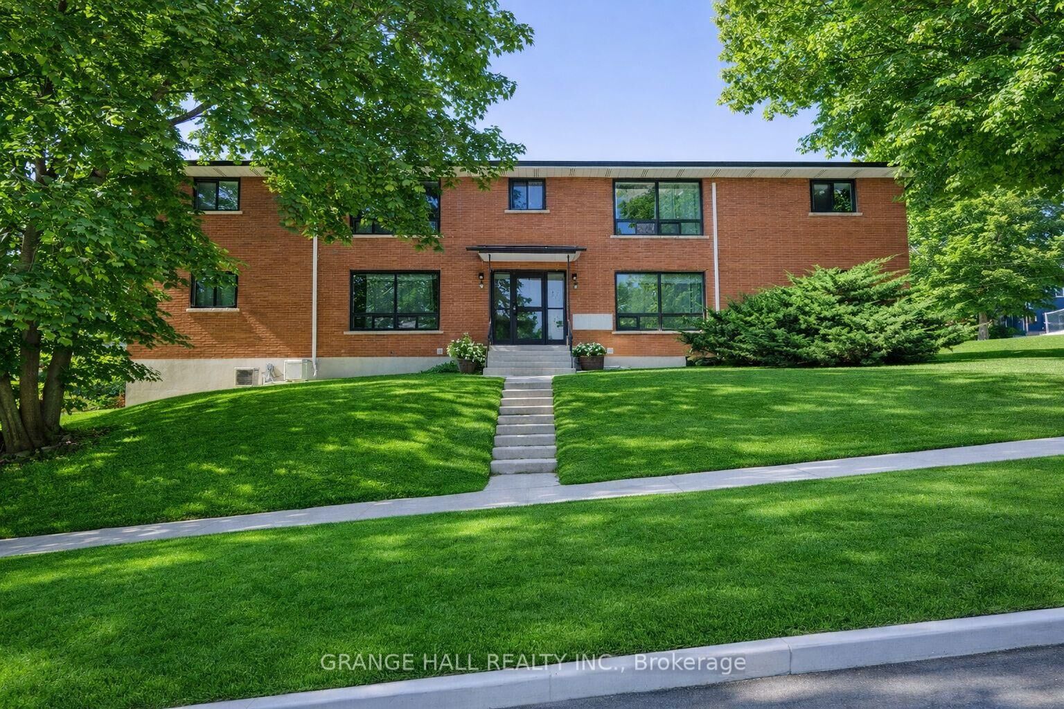 Property Photo:  235 Canice Street 2  ON L3V 4J1 