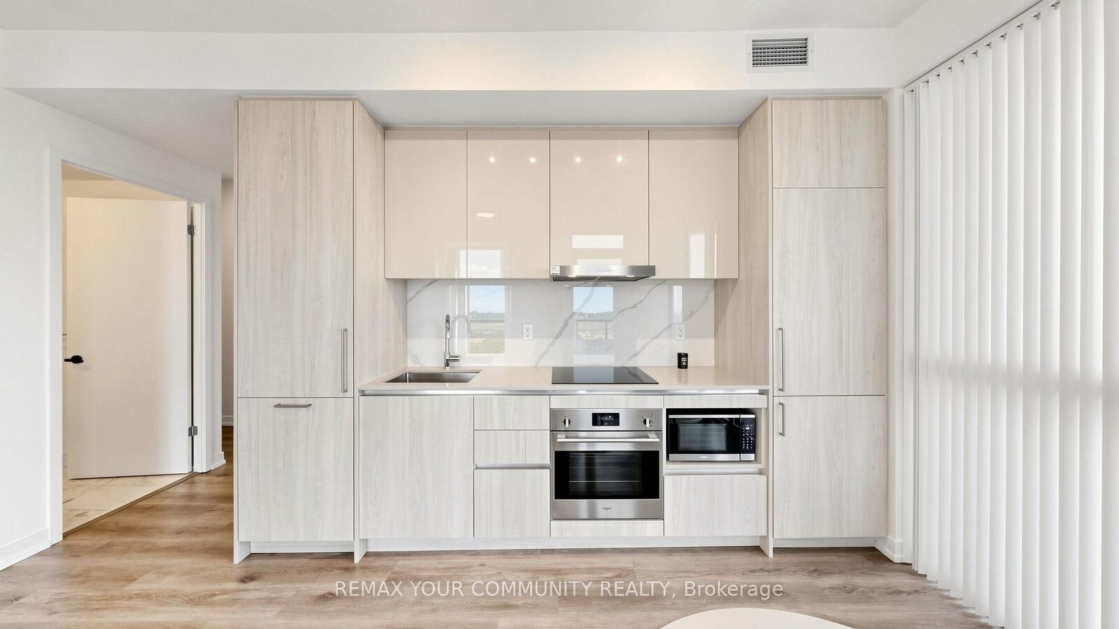 Property Photo:  225 Commerce Street 1702  ON L4K 0R1 