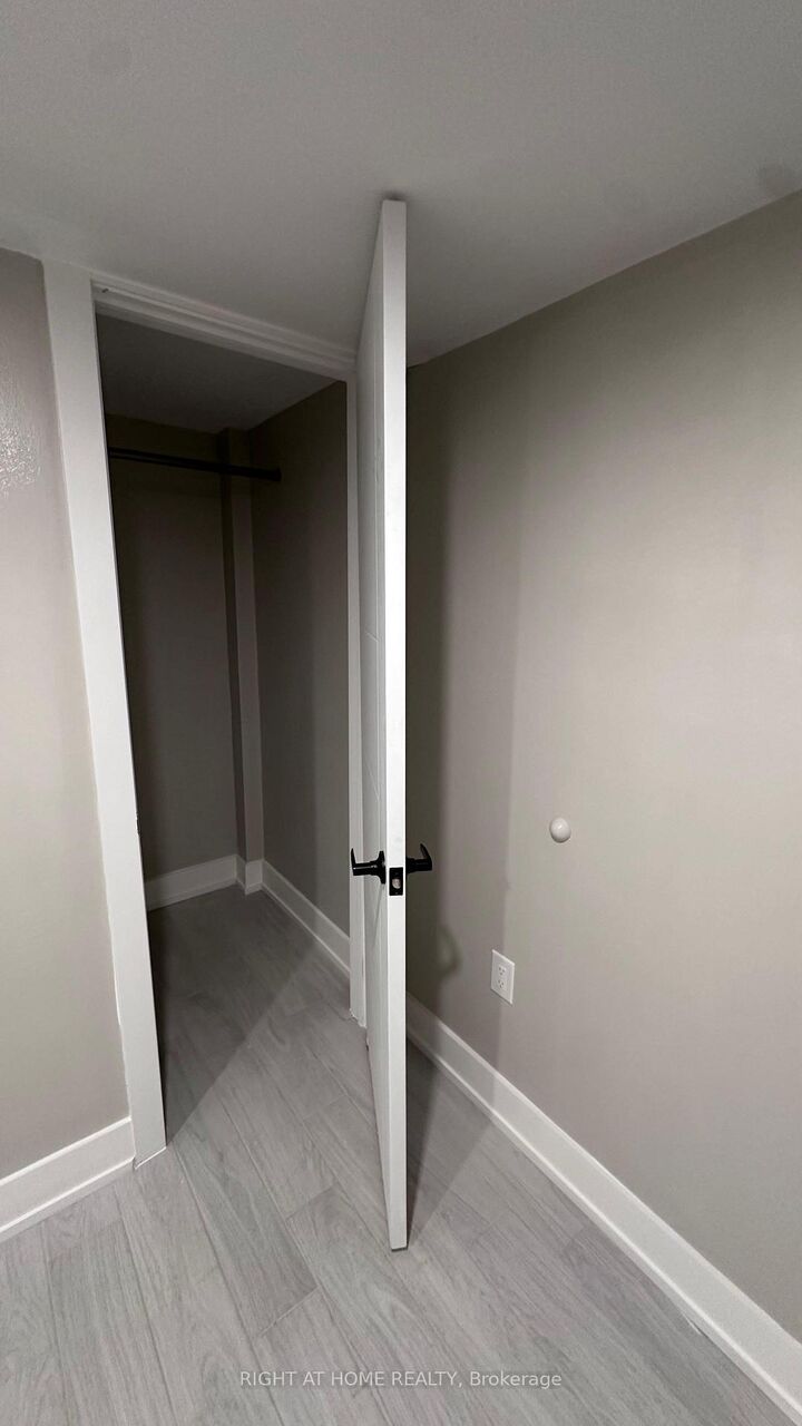 Property Photo:  500 Salem Avenue N B  ON M6H 3E1 