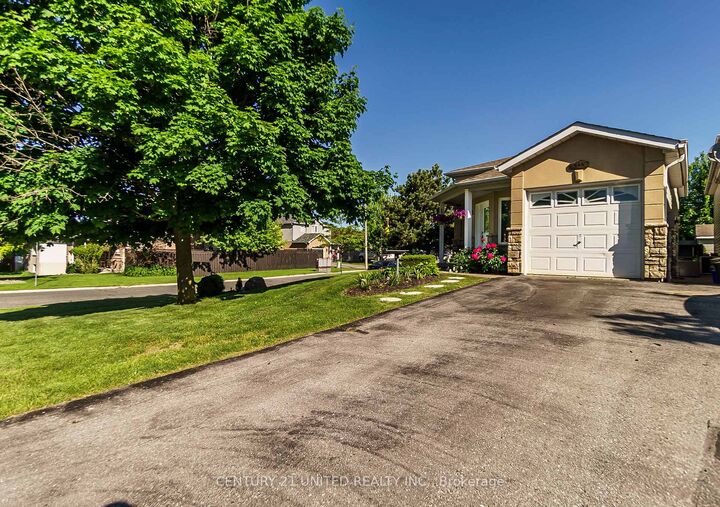 Property Photo:  626 Trailview Drive  ON K9J 8P3 
