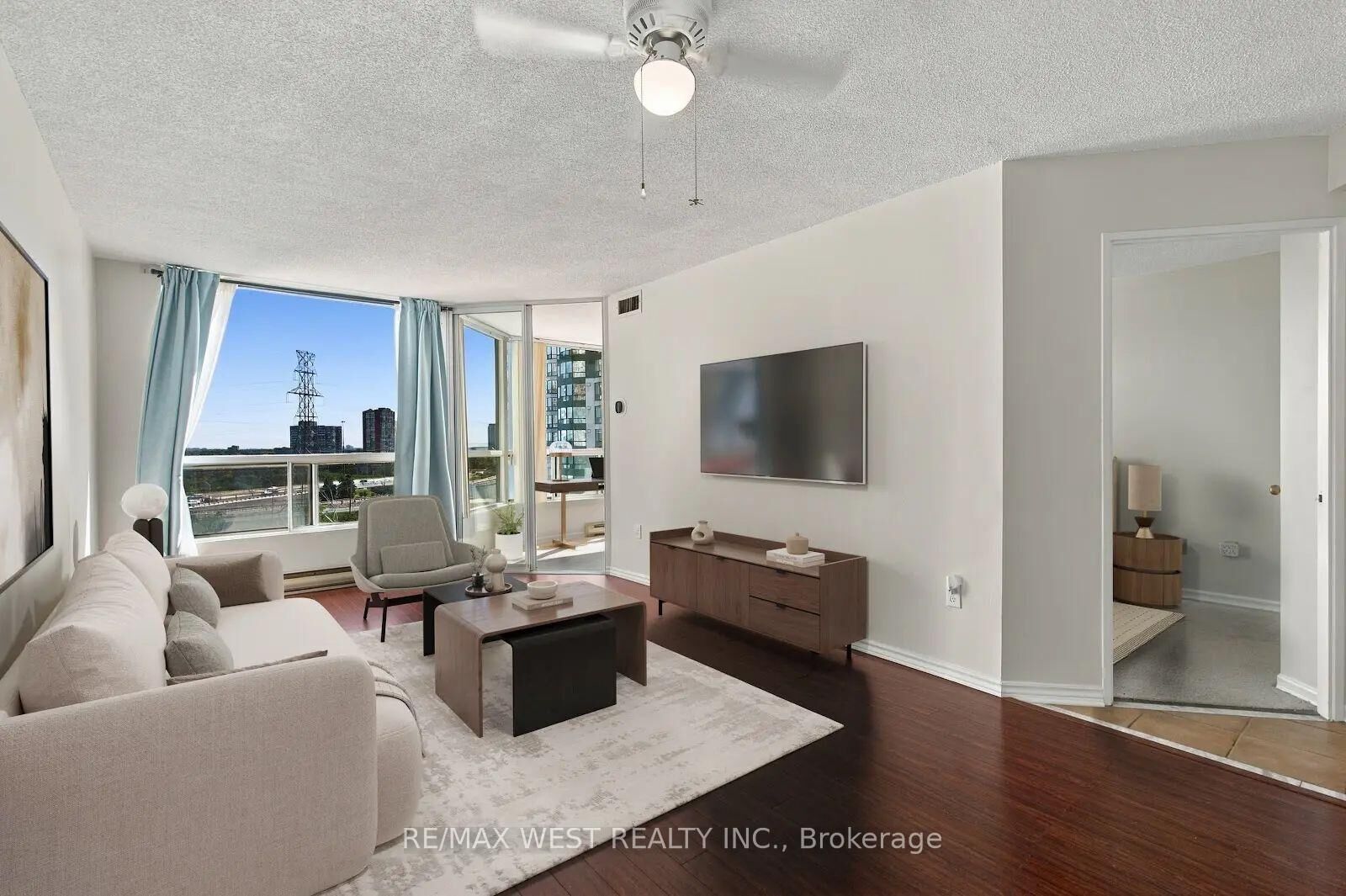 Property Photo:  4470 Tucana Court 907  ON L5R 3K8 