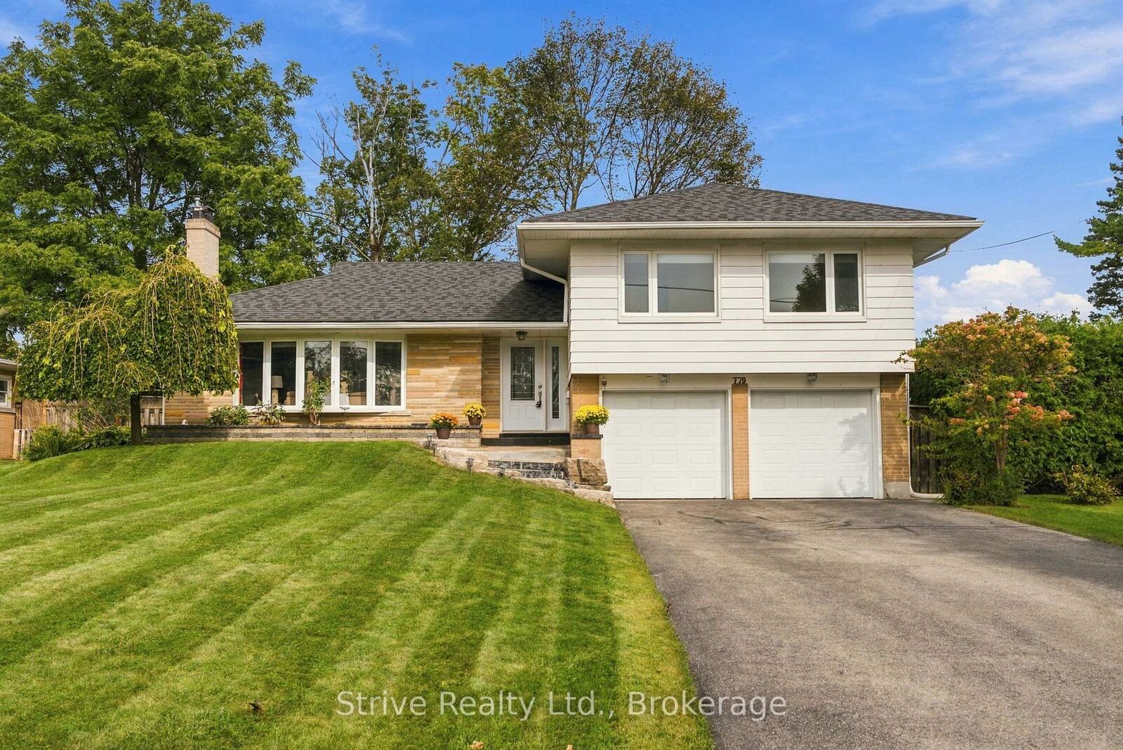 Property Photo:  779 Bessborough Drive  ON L1G 4H4 