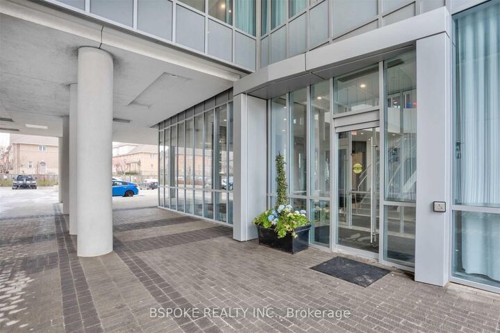 Property Photo: 9471 Yonge Street Lph01 ON L4C 1V4