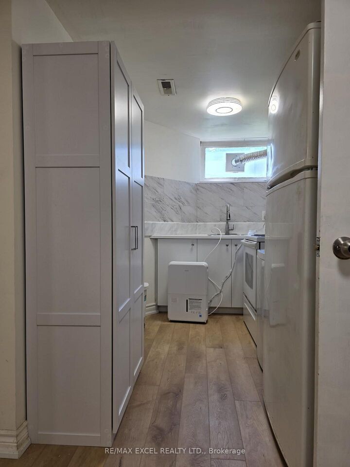 Property Photo:  22 Northpark Road Bsmt  ON L4M 2J3 