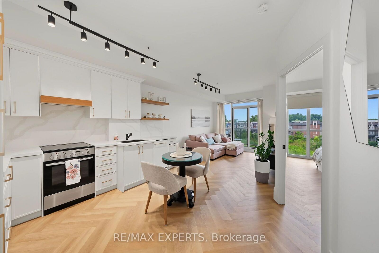 Property Photo:  4700 Highway 7 N/A 414  ON L4L 0B4 