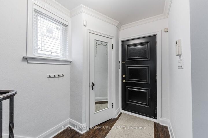 Property Photo:  150 Davisville Avenue Main  ON M4S 1E8 