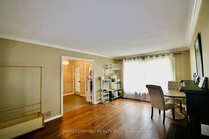 Property Photo:  12 Banbury Court  ON L4G 3M9 