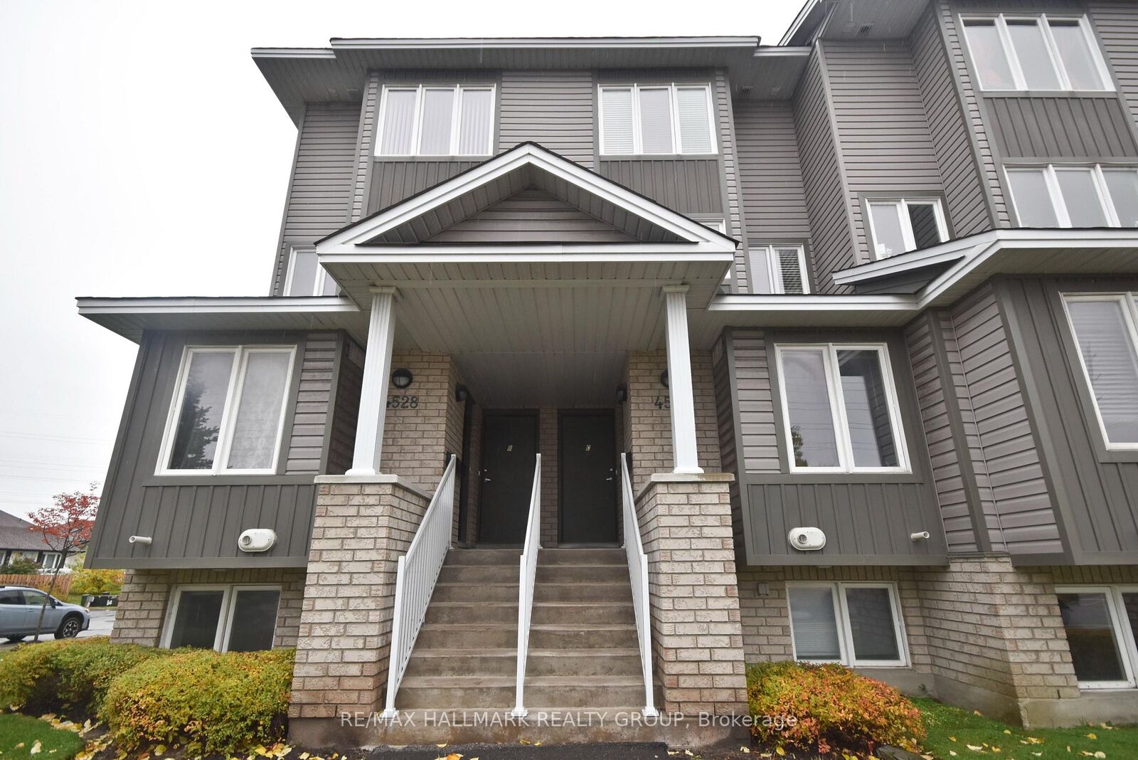 Property Photo: 4528 Innes Road ON K4A 0X5