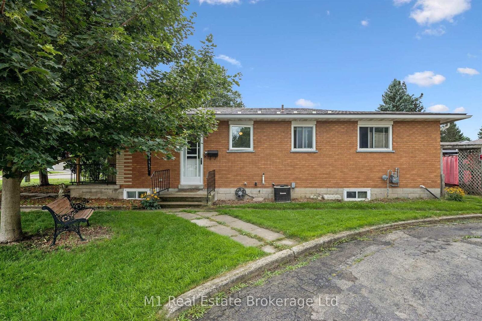 Property Photo: 205 Albert Street ON N0G 2P0