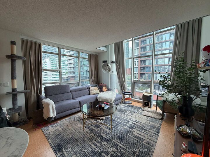 Property Photo:  36 Blue Jays Way 1105  ON M5V 3T3 