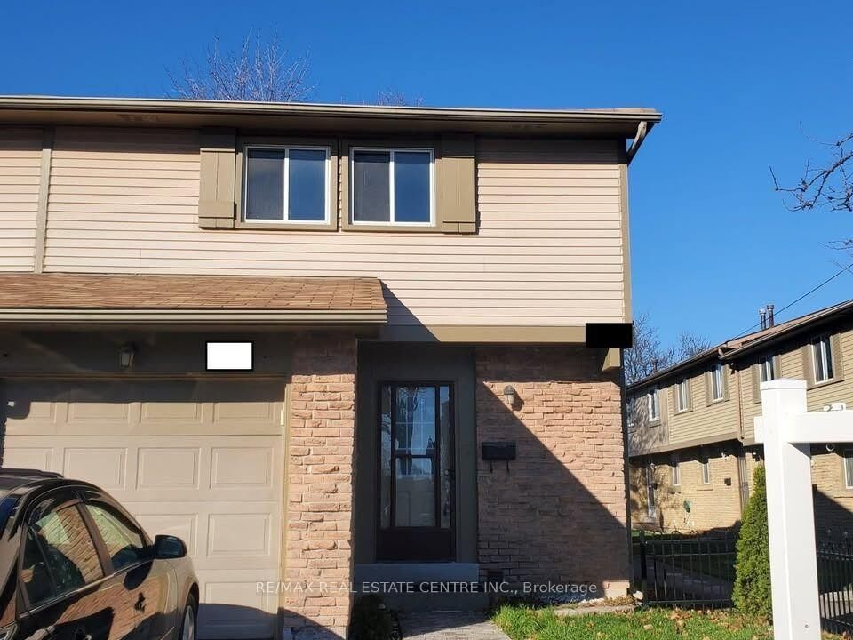 Property Photo: 57 Hansen Road N #20 ON L6V 3C6