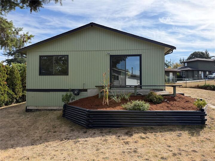 Property Photo:  256 Ardenlea Pl  BC V9B 5P3 