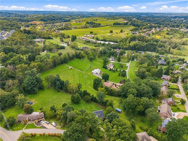 Property Photo: 150 Ivy Ln PA 15367