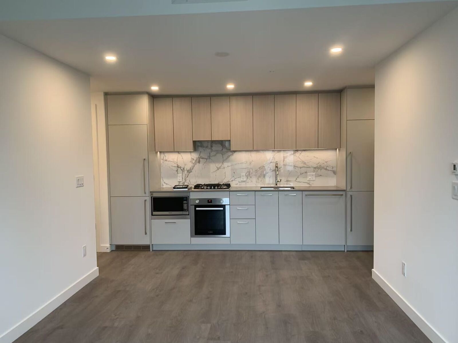 Photo de la propriété: 6468 Willingdon Avenue 1005 BC V5H 0L3