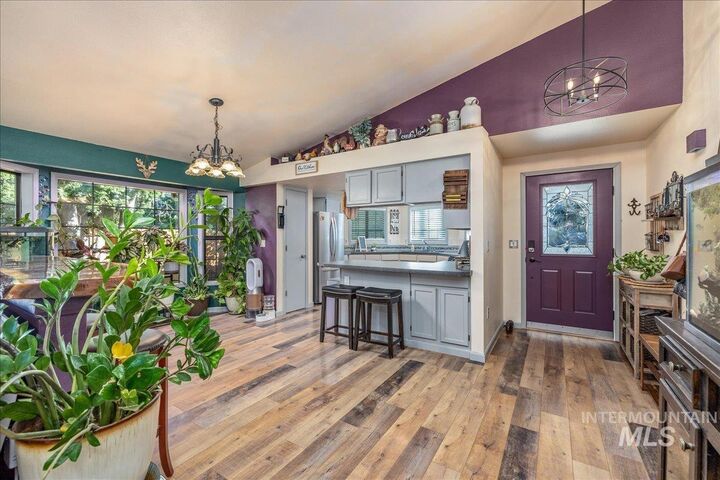 Property Photo:  2947 S Garden St  ID 83705 