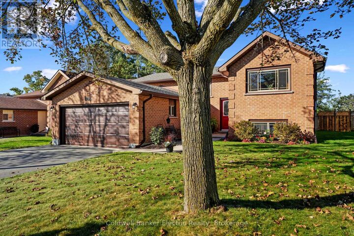 Property Photo:  1988 Mapleridge Drive  ON K9K 1Z7 