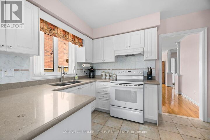 Property Photo: 92 Wheeler Crescent ON L4A 1L4