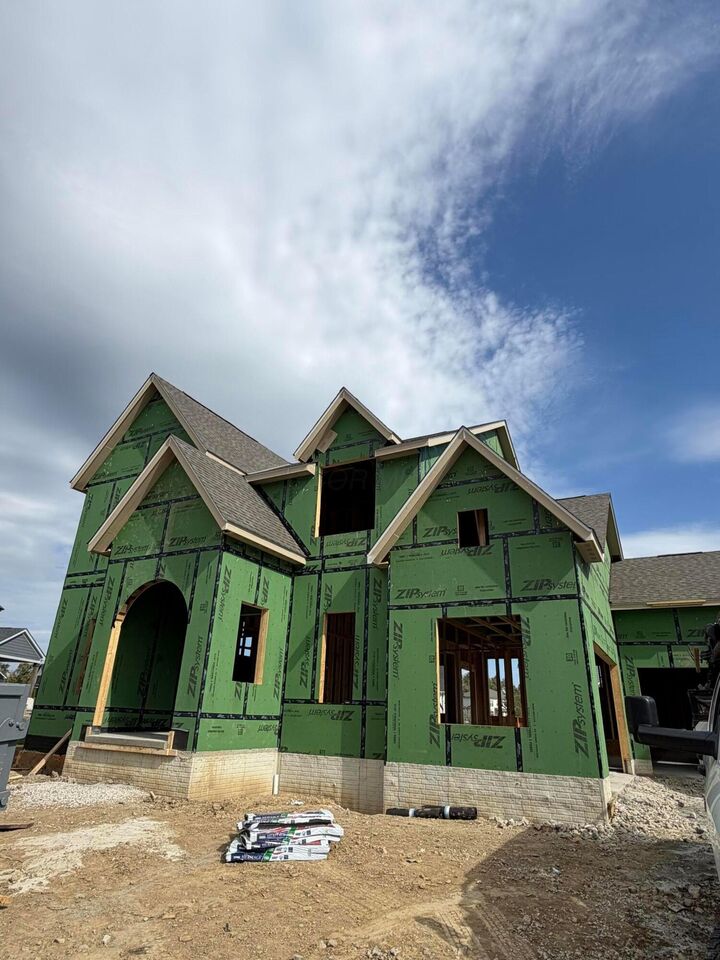 Property Photo: 7872 Sparrow Run Drive OH 43064