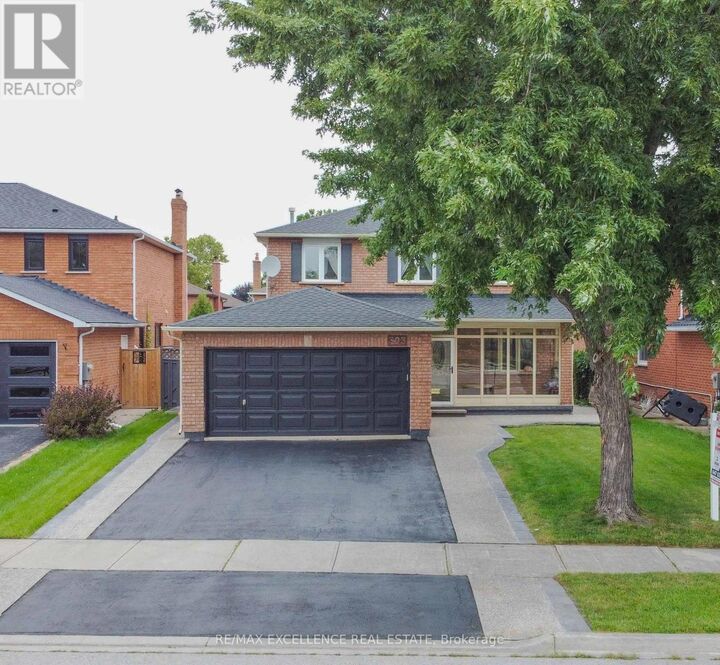 Property Photo: 303 Hickory Circle ON L6H 4V3
