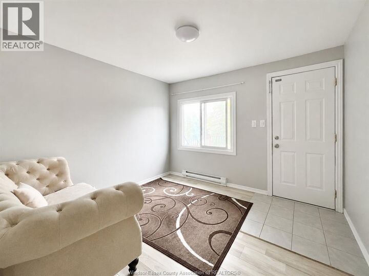 Property Photo:  902 Elsmere Avenue  ON N9A 2A9 
