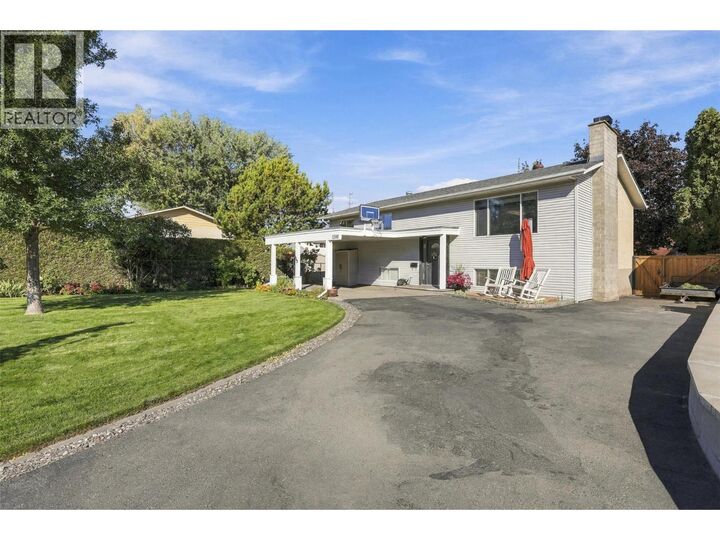 Property Photo:  1580 Happyvale Place  BC V2B 7T9 
