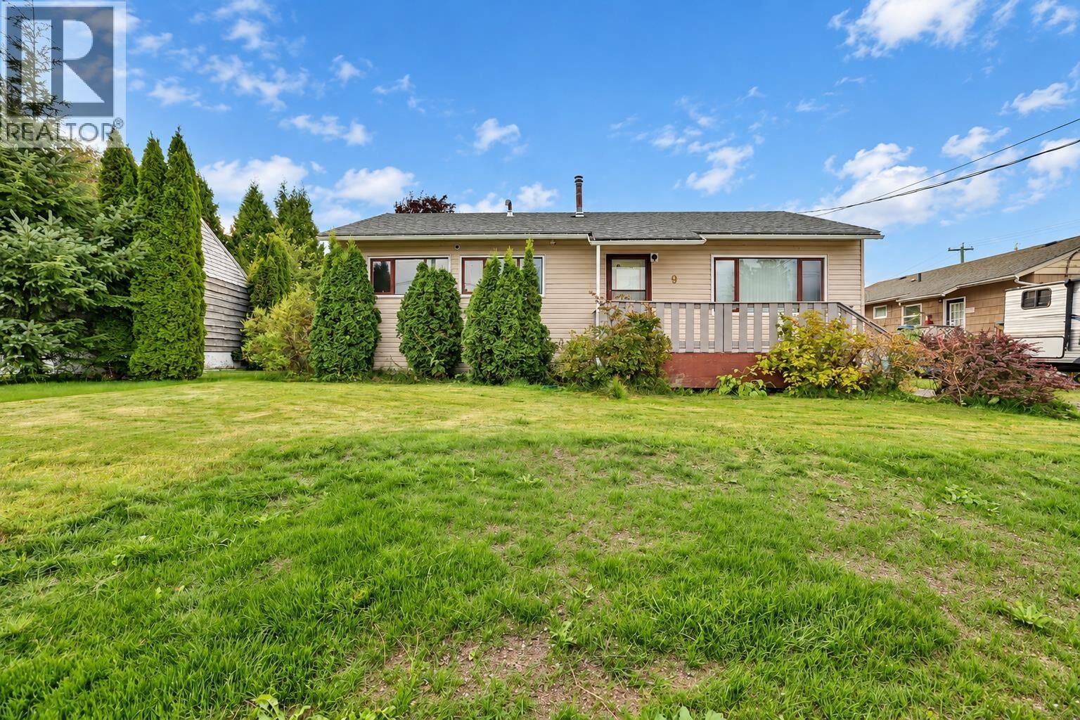 Property Photo:  9 Lillooet Crescent  BC V8C 1Z9 