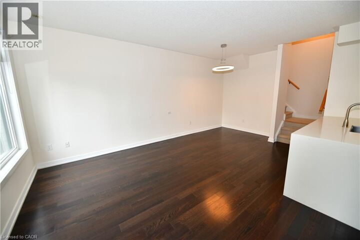 Property Photo:  4080 Parkside Village Drive 3  ON L5B 0K2 