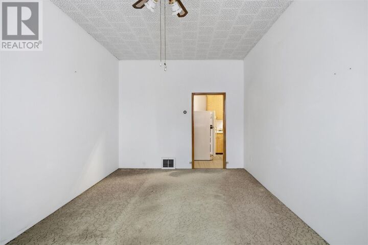 Property Photo:  32 Wallace Ter  ON P6C 1K1 