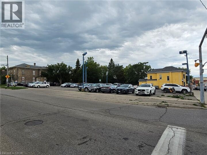 Property Photo:  341 Colborne Street  ON N3S 3N1 