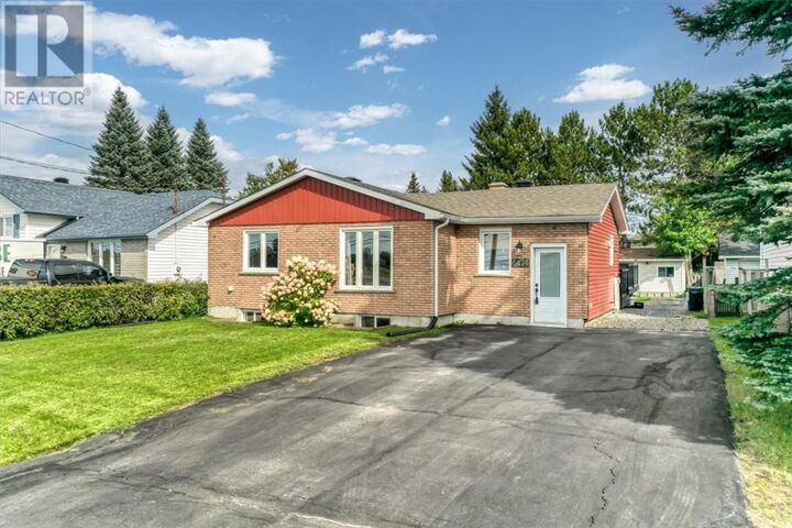 Property Photo:  4474 Tate Boulevard  ON P3P 1S8 