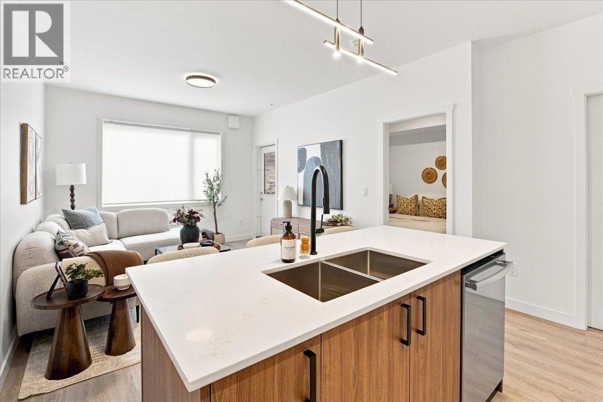 Property Photo:  1655 Aberdeen Drive 206  BC V1S 0C6 