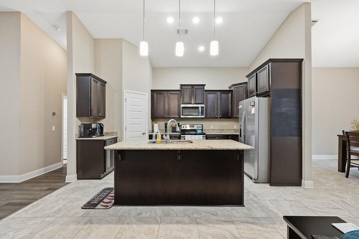 Property Photo:  8302 Molina Street  FL 32566 