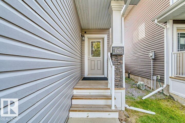 Property Photo:  1523 168 Street SW  AB T6W 3R6 