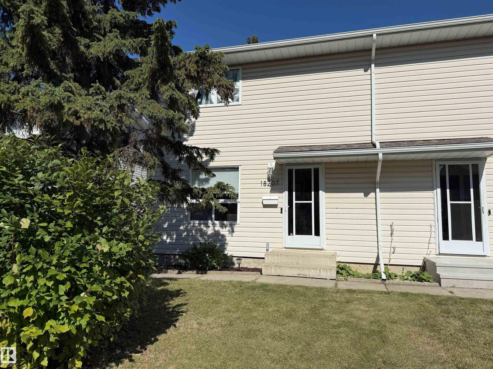 Property Photo:  18207 74 Avenue NW  AB T5T 2G6 