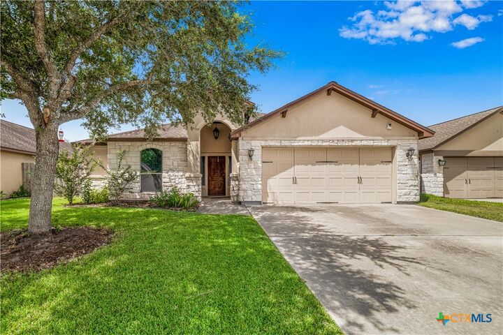 Property Photo: 111 San Polo Court TX 77904