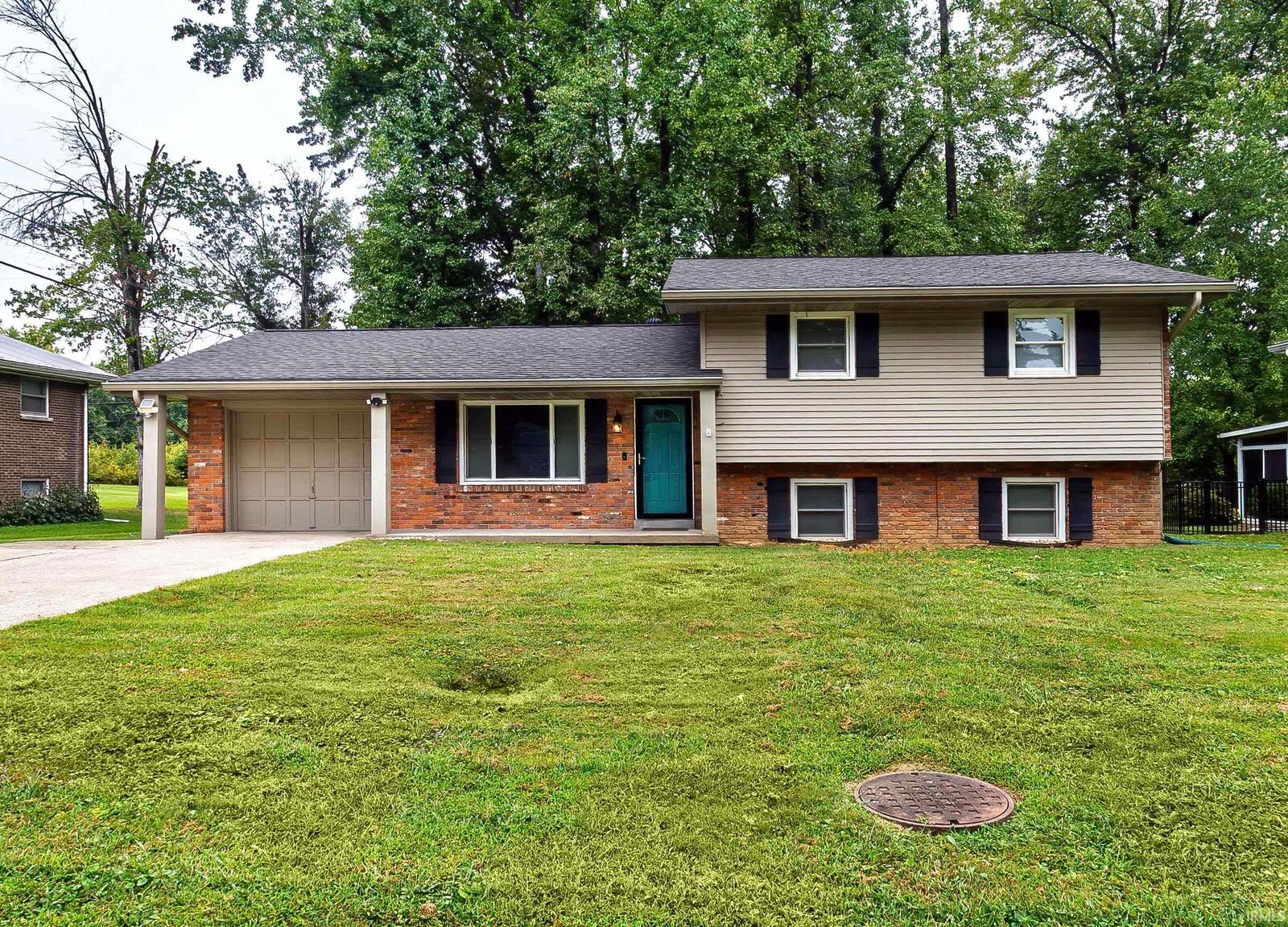 Property Photo: 6206 Twickingham Drive IN 47711